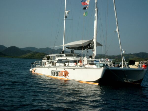 yacht1.jpg