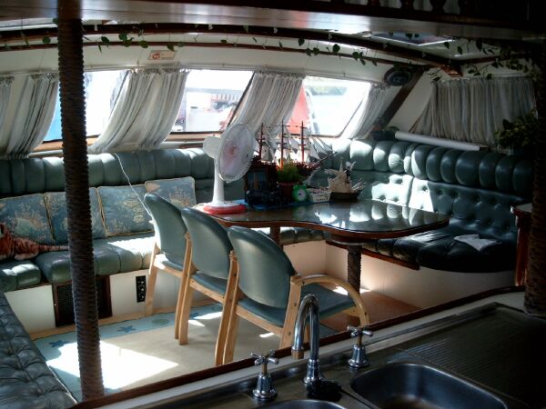yacht2.jpg